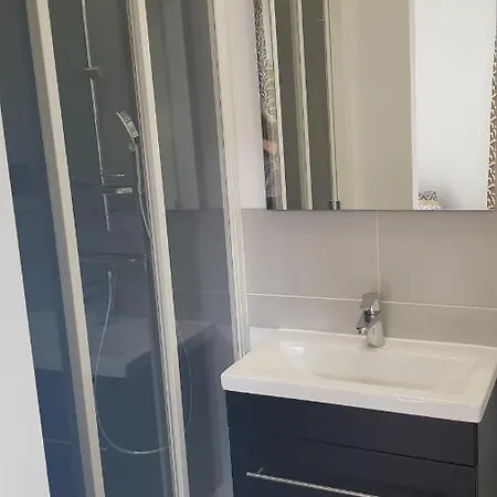 Deluxe, Voyages D'affaires. Saint-Nazaire (Loire-Atlantique)