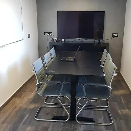 Deluxe, Voyages D'affaires.