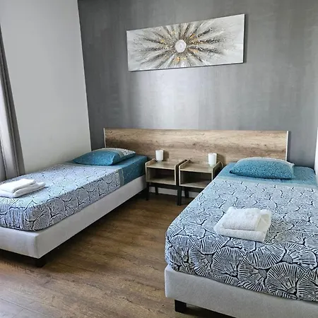 Deluxe, Voyages D'affaires. 3*