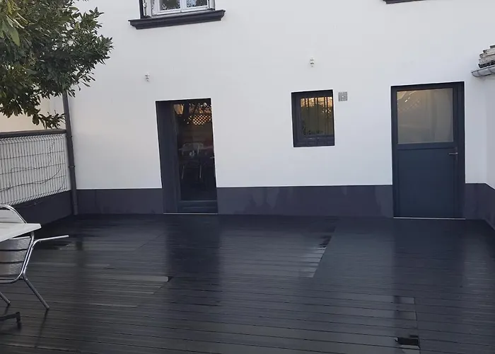 Deluxe, Voyages D'affaires. 招待所 圣纳泽尔