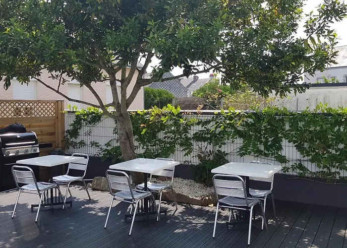 Deluxe, Voyages D'affaires. 招待所 圣纳泽尔